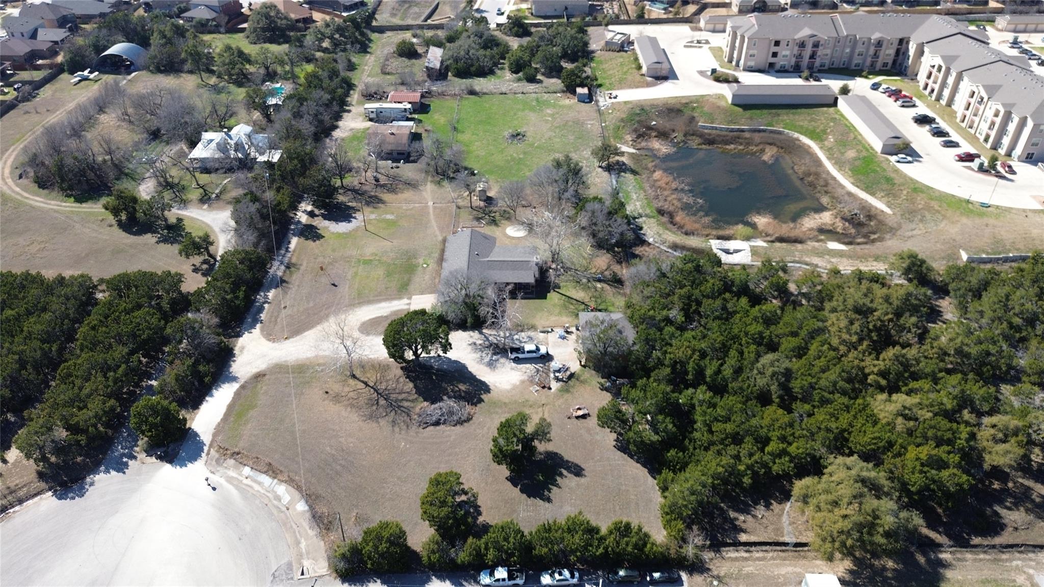561 Woodview DR