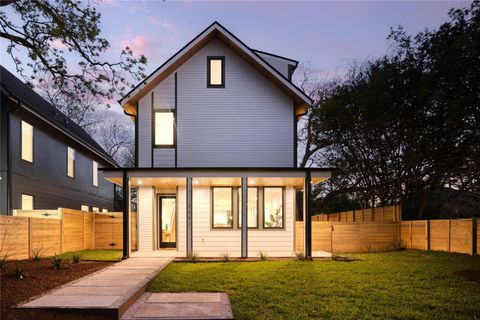 Photo of 2401 Willow ST, Austin, TX 78702 (MLS # 9592580)