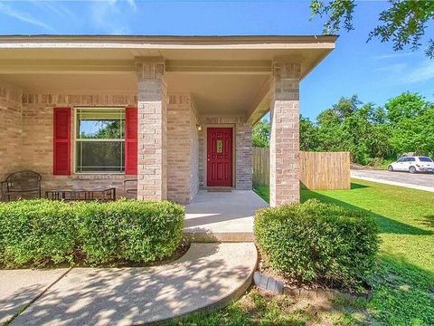 Photo of 244 San Felipe DR, Kyle, TX 78640 (MLS # 9213234)