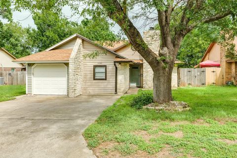 Photo of 16041 Stoneham CIR, Pflugerville, TX 78660 (MLS # 2201615)