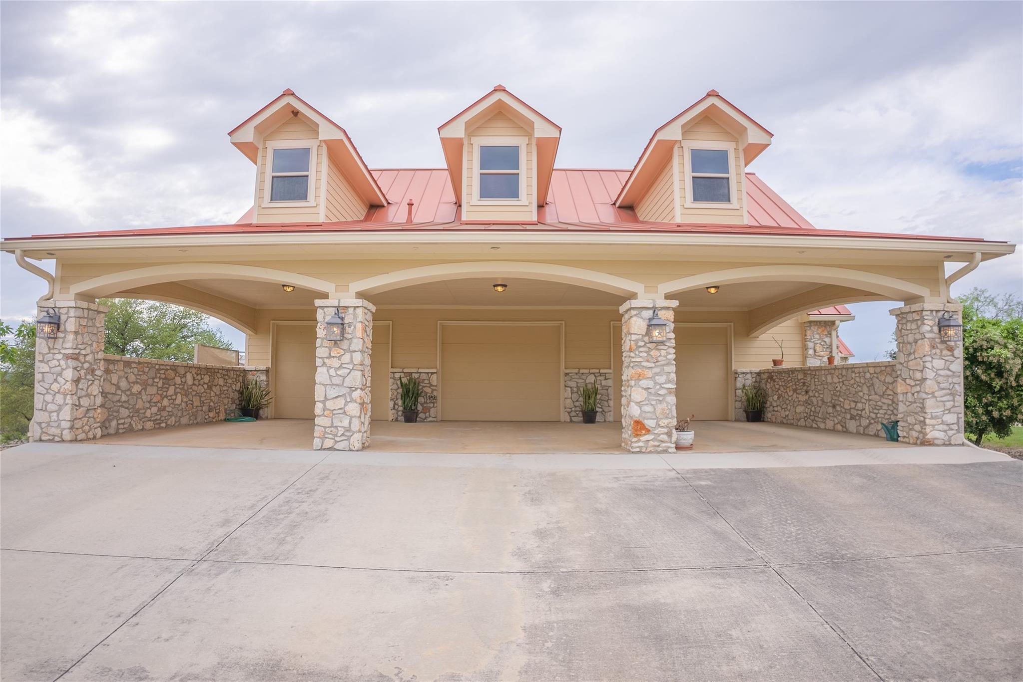 2810 Bridlewood Ranches DR