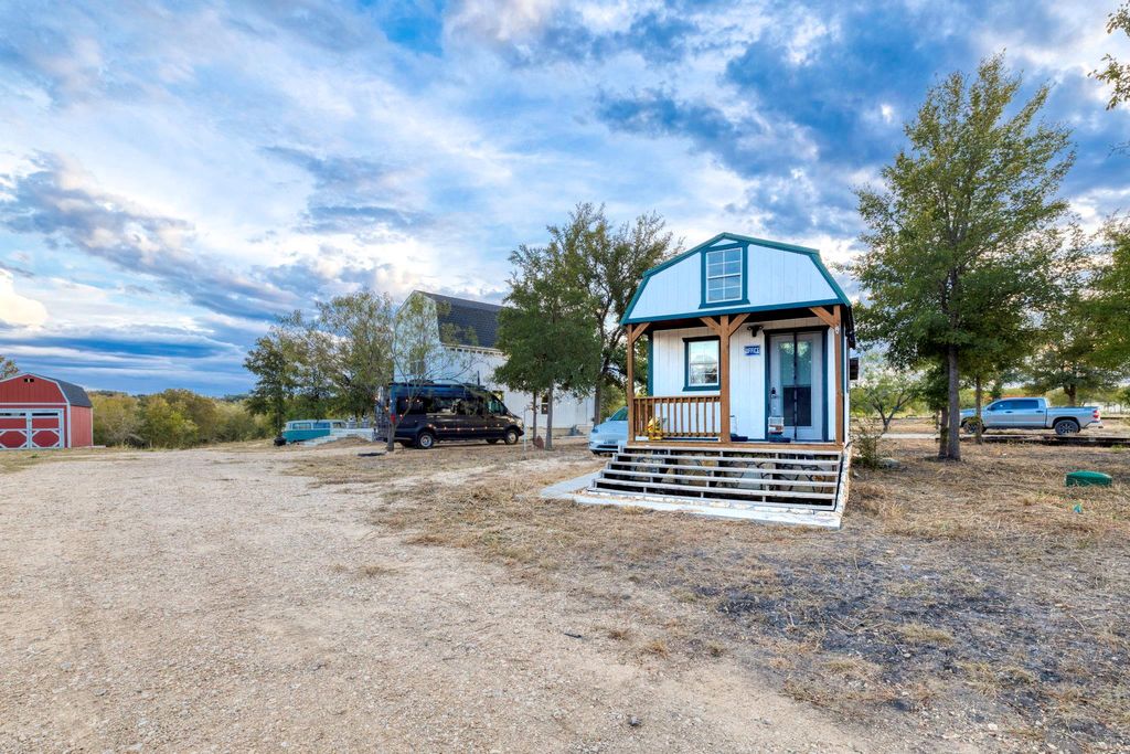 Photo of 1501 Boggy Creek RD, Lockhart, TX 78644 (MLS # 2902246)