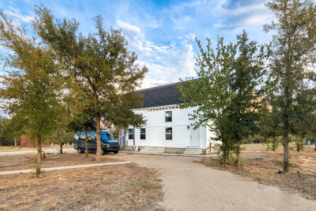 Photo of 1501 Boggy Creek RD, Lockhart, TX 78644 (MLS # 2902246)