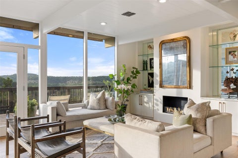 Photo of 6 WREN VALLEY CV, West Lake Hills, TX 78746 (MLS # 1912779)