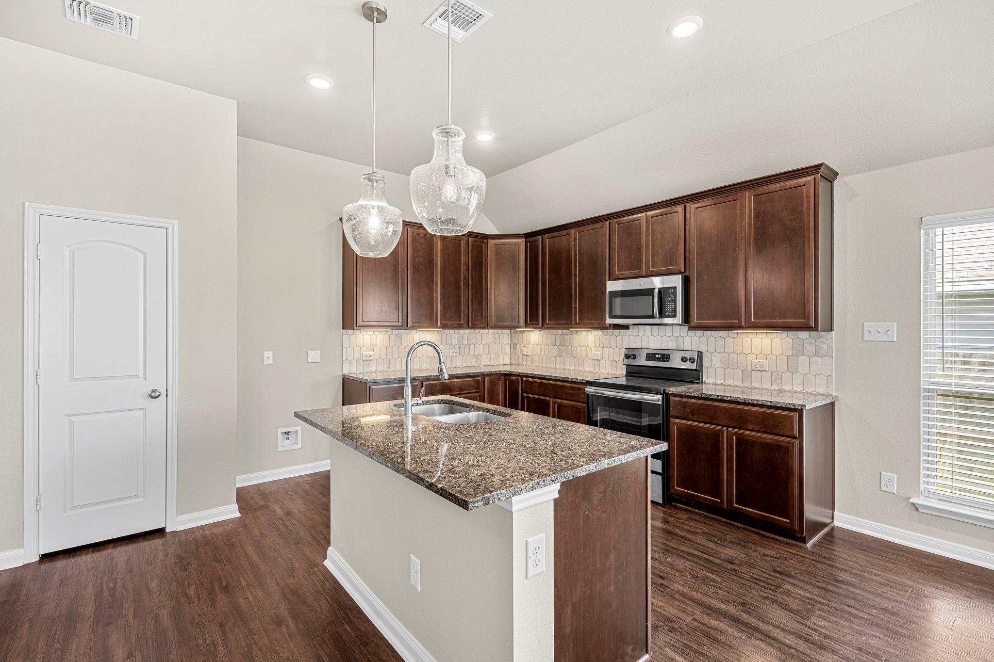 5338 Lancaster DR