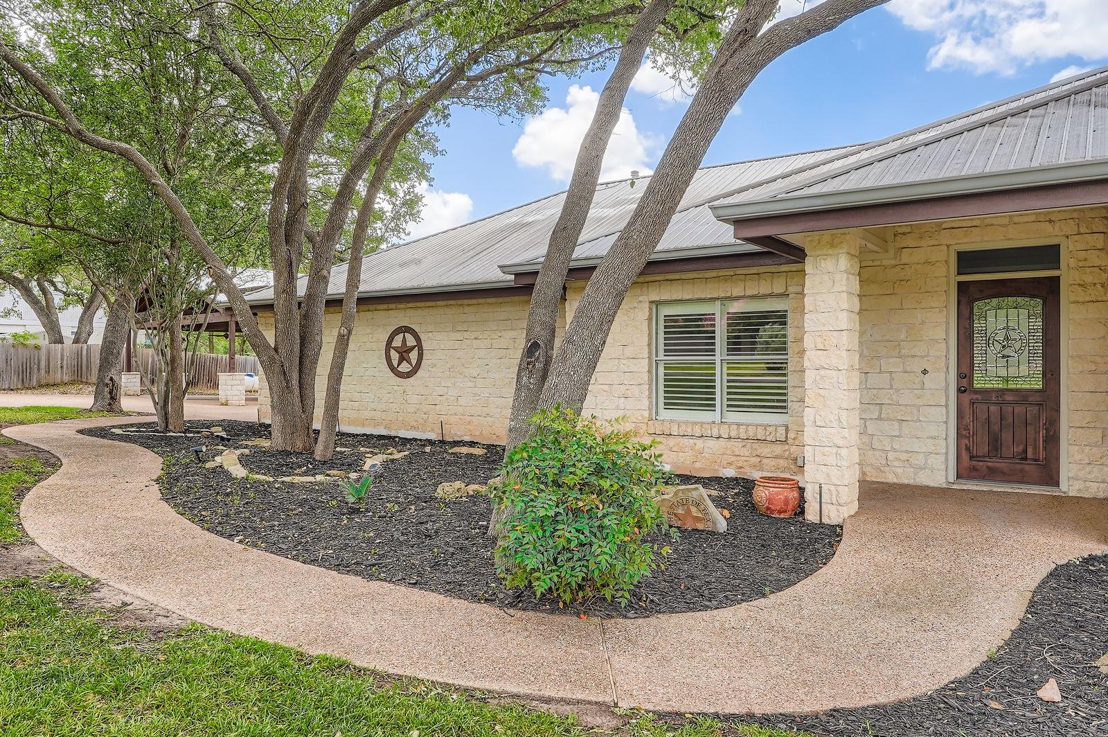4 Longhorn DR