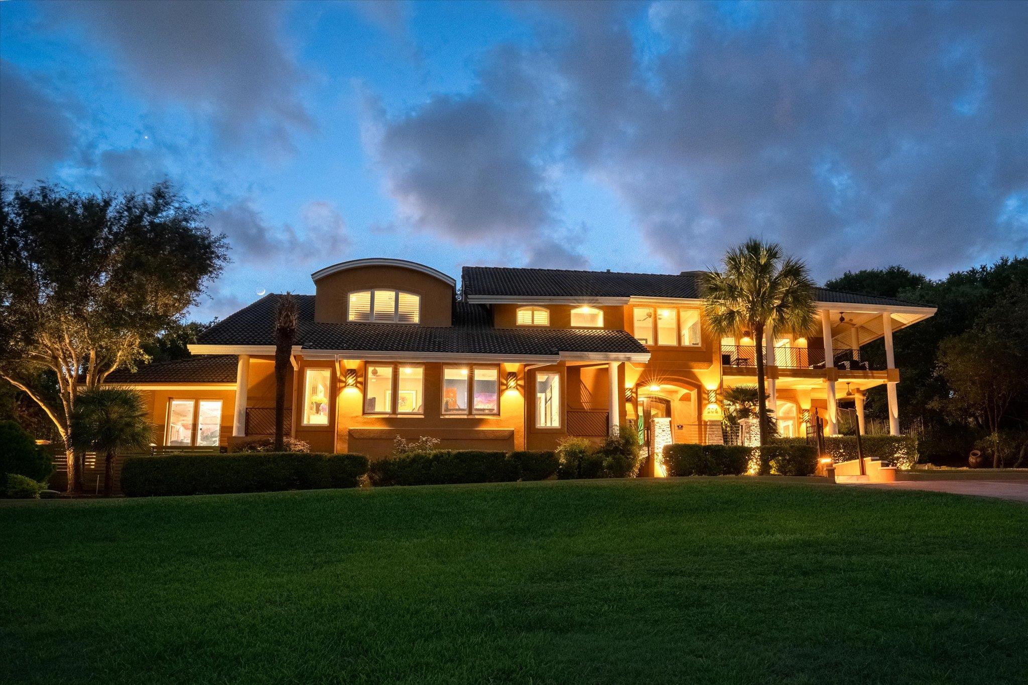 206 Las Lomas DR