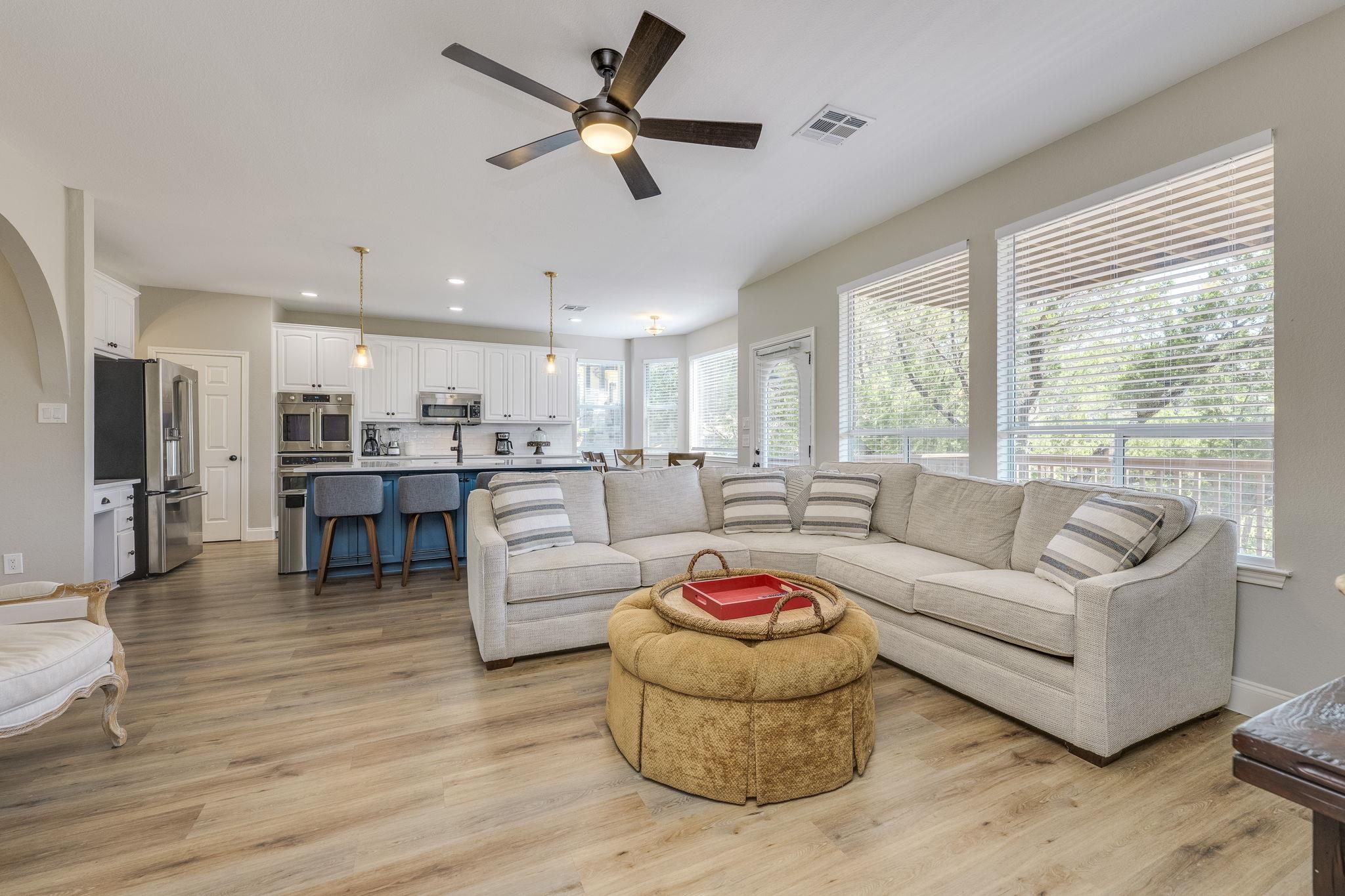 704 Deckhouse DR