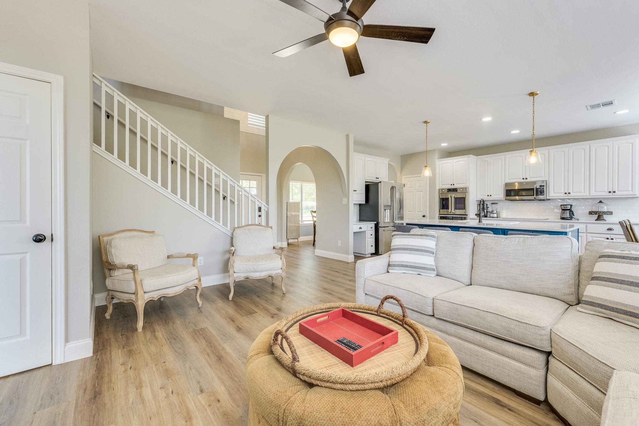 704 Deckhouse DR