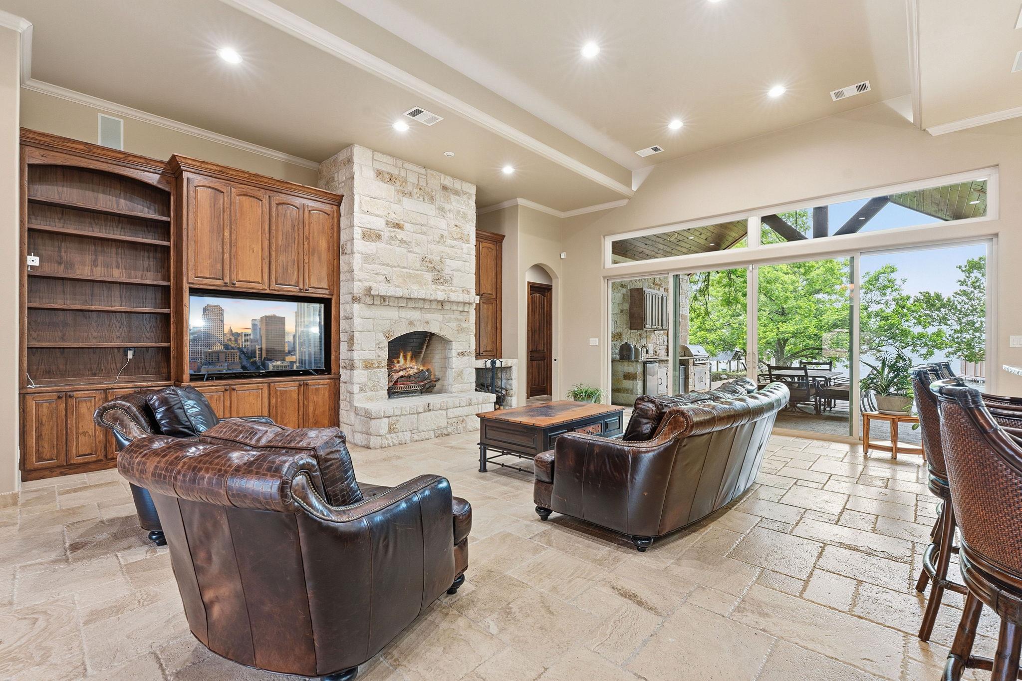 5100 W Fm 2147 RD