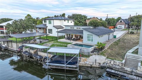 303 Robin Hood LN Granite Shoals TX 78654