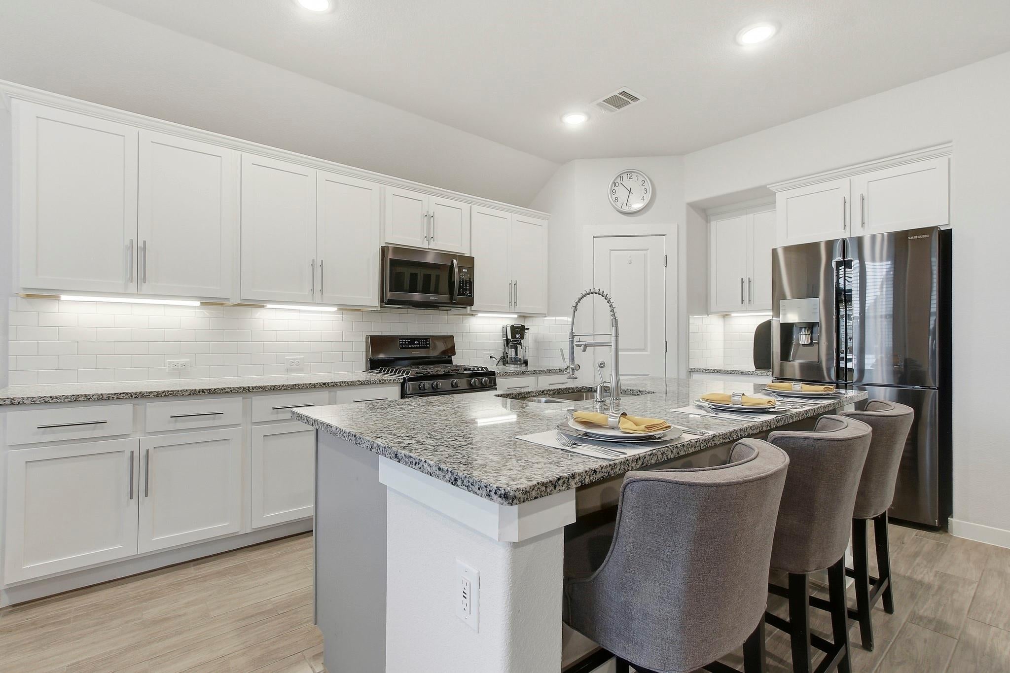 6832 Catania LOOP