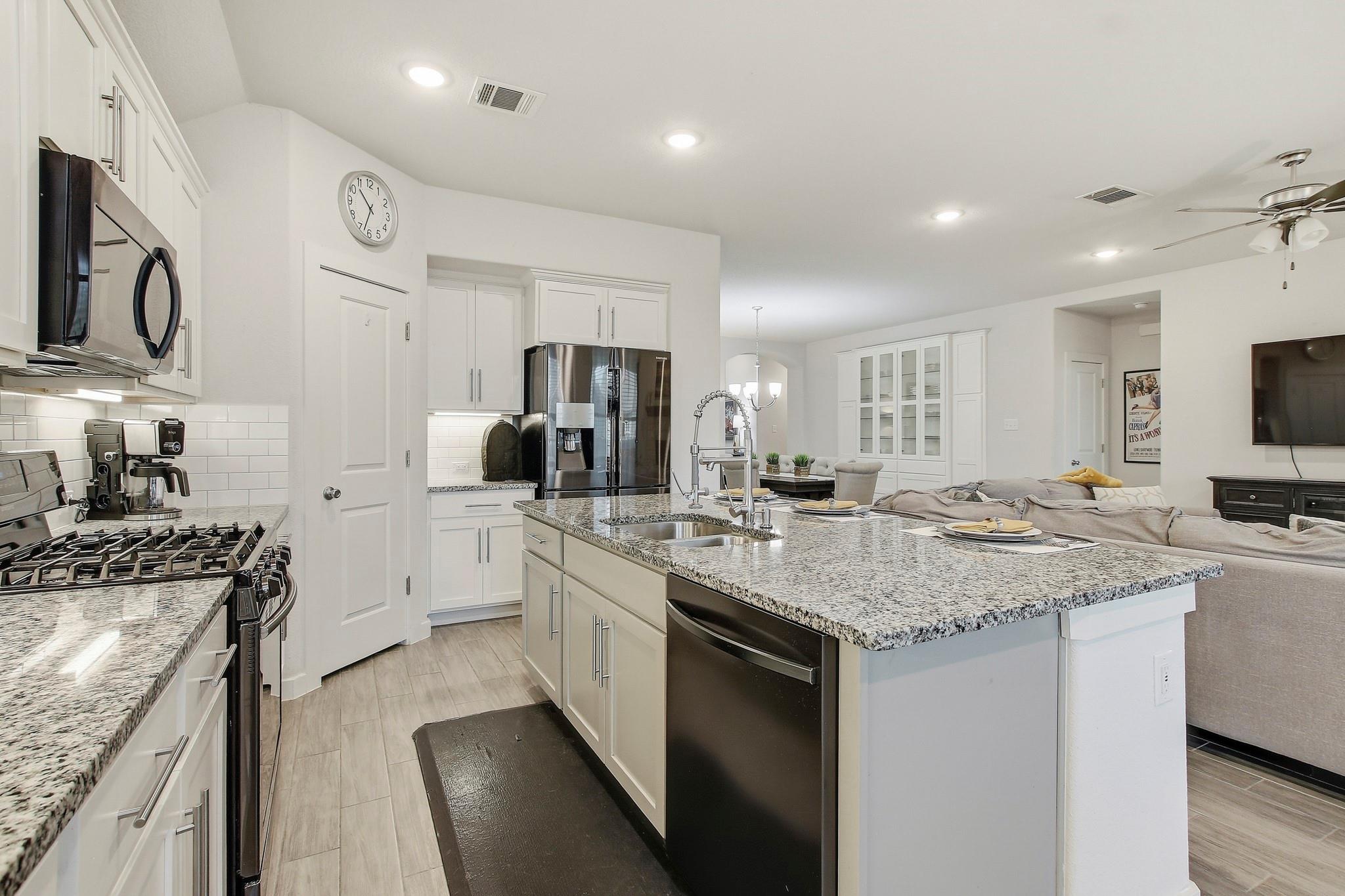 6832 Catania LOOP