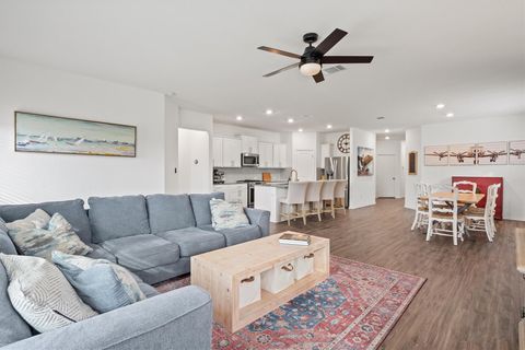 424 Wolf Springs RD Georgetown TX 78628