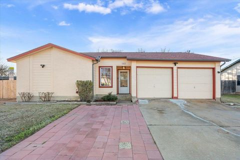 Photo of 1302 Lawnmont DR, Round Rock, TX 78664 (MLS # 4882624)