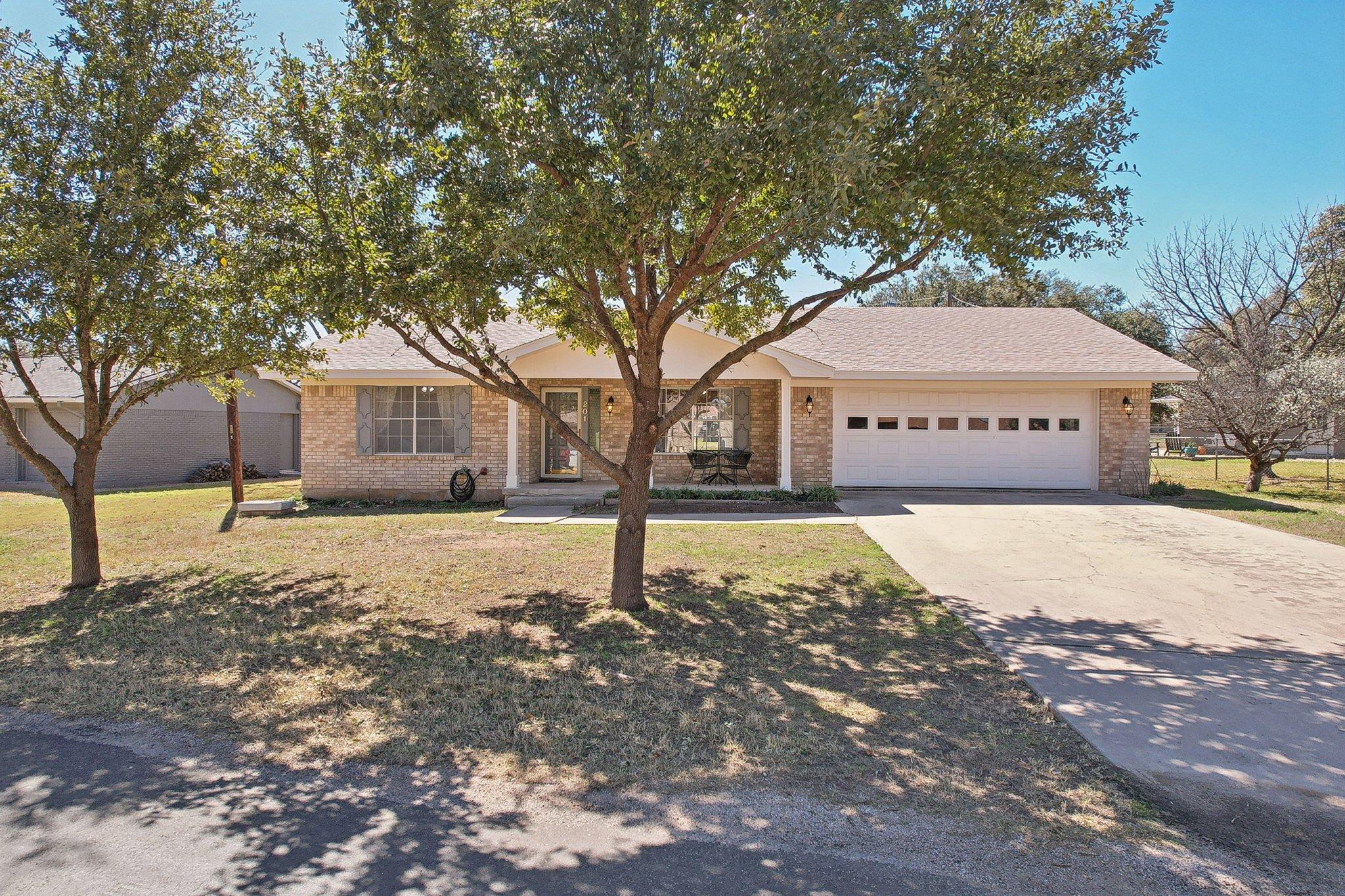 201 Flamingo CIR
