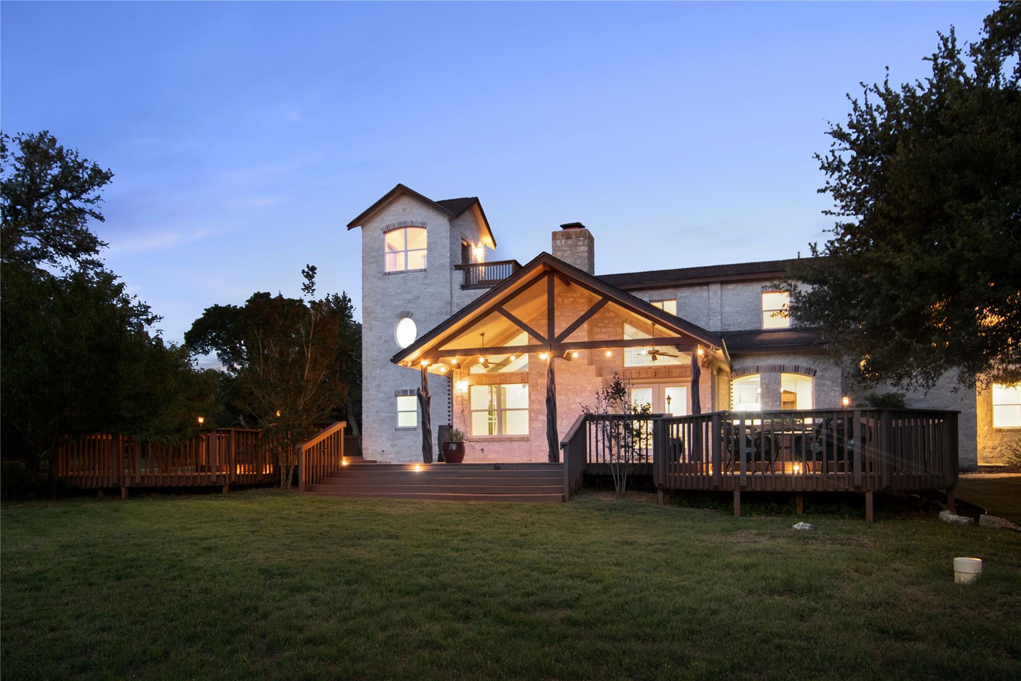 790 Enchanted Oaks DR
