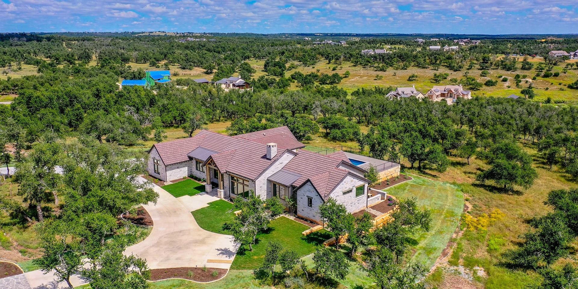 395 Lago Vista DR
