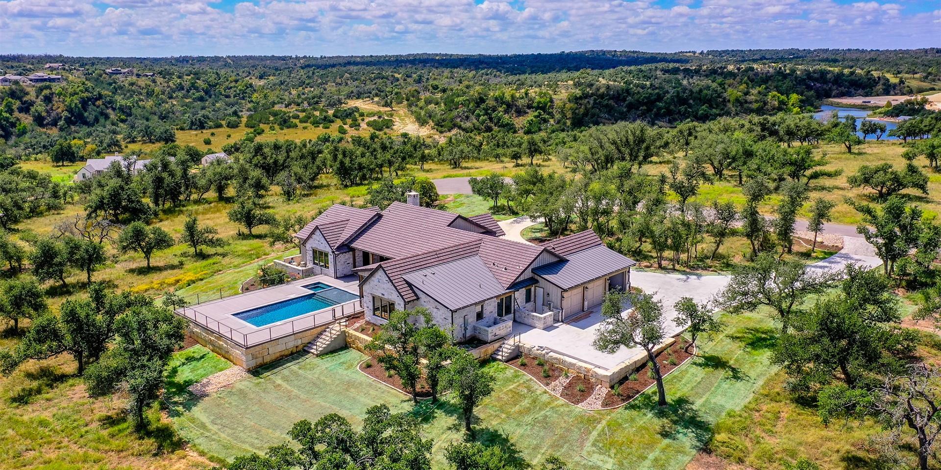 395 Lago Vista DR