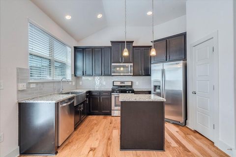 Tiny photo for 915 Totis RD, Austin, TX 78748 (MLS # 7907297)