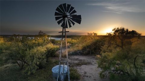 1281 pr 3740 Coleman TX 76888