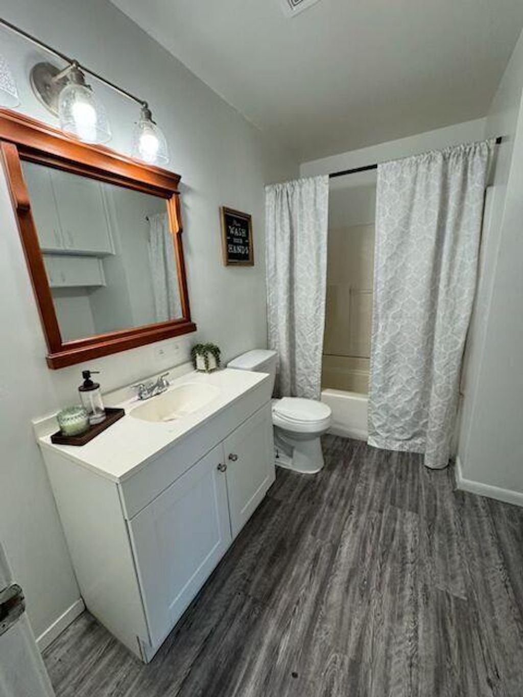 Photo of 622 Trinity ST, Lockhart, TX 78644 (MLS # 6848212)