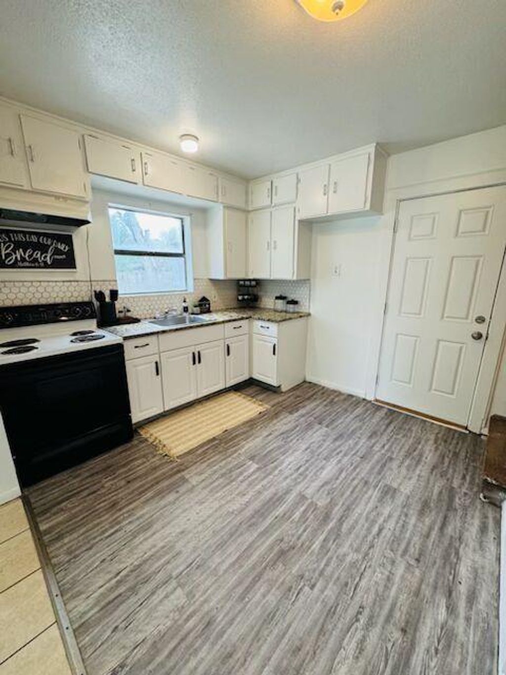 Photo of 622 Trinity ST, Lockhart, TX 78644 (MLS # 6848212)