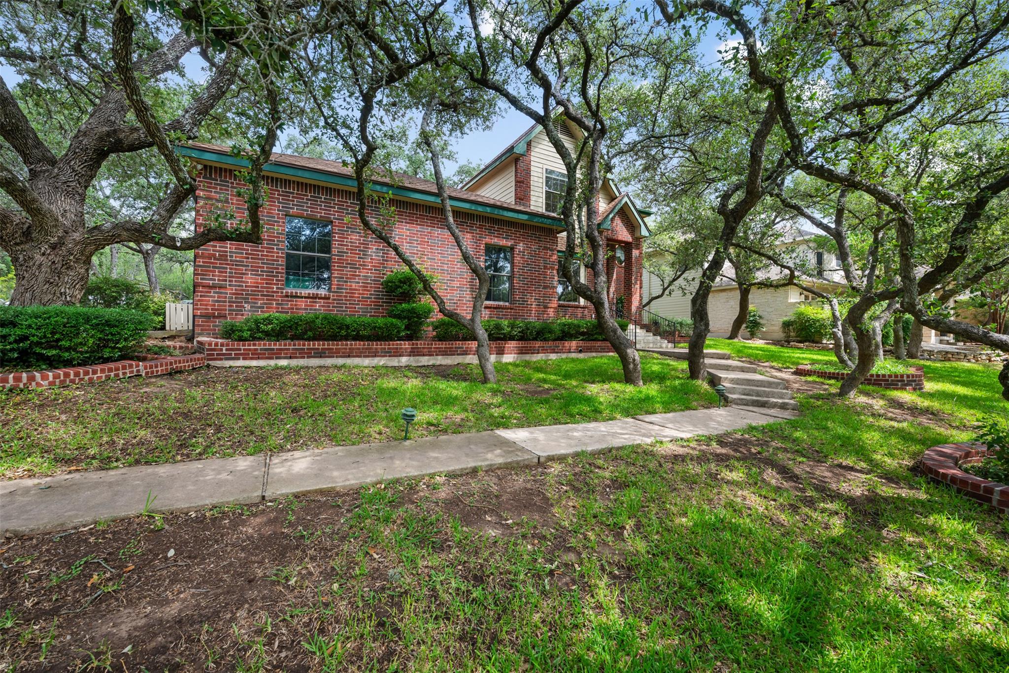 125 Long Wood Ave