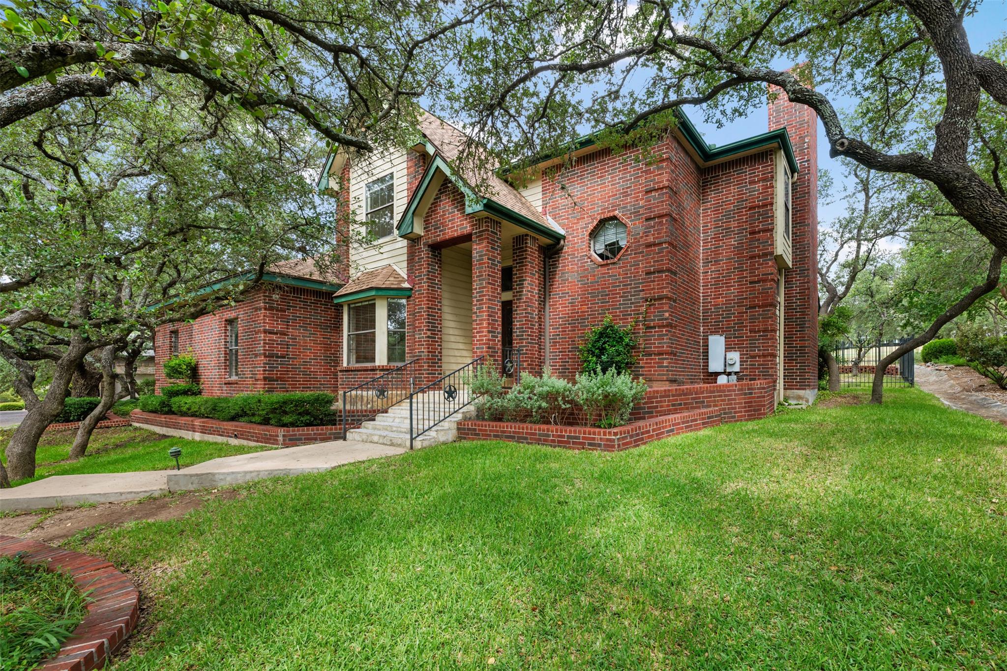 125 Long Wood Ave