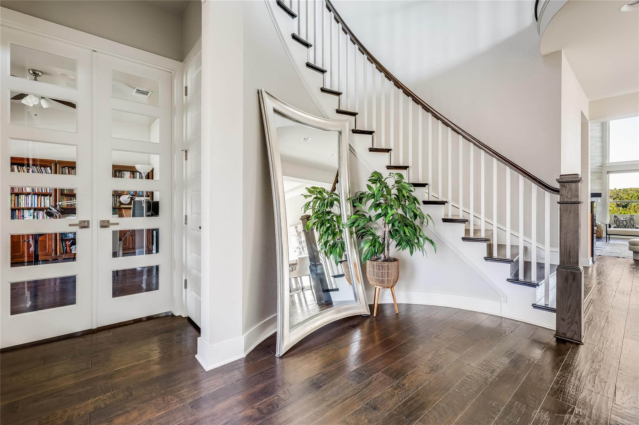 3304 Hidden Hills LN