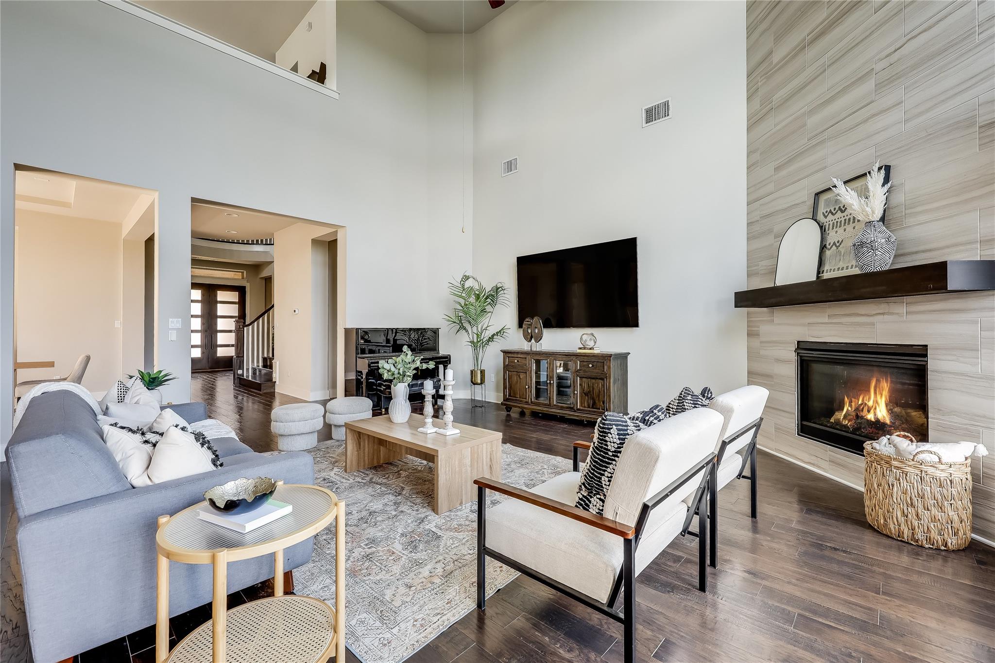 3304 Hidden Hills LN