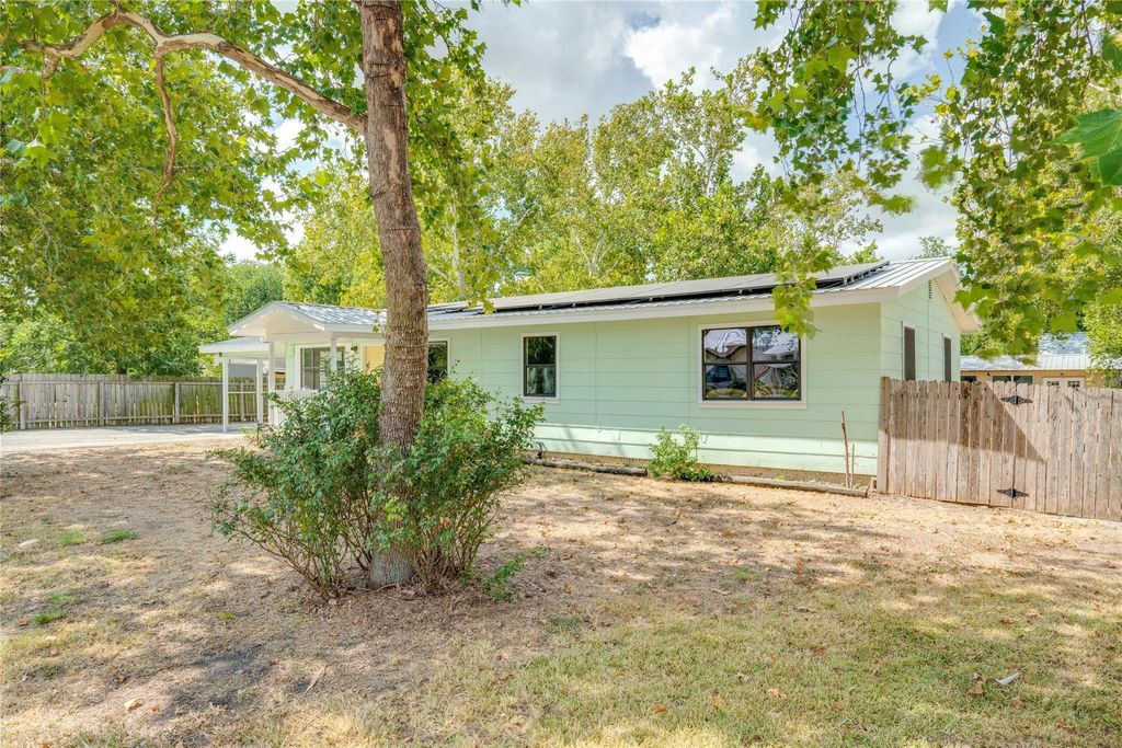 Photo of 4948 Crossover RD, San Marcos, TX 78666 (MLS # 4728420)