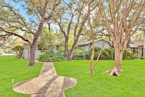 Photo of 6601 Branching Oak CT, Austin, TX 78759 (MLS # 9138188)