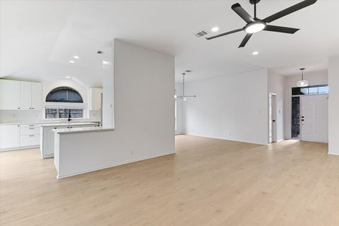 Tiny photo for 7731 Kiva DR, Austin, TX 78749 (MLS # 3042590)