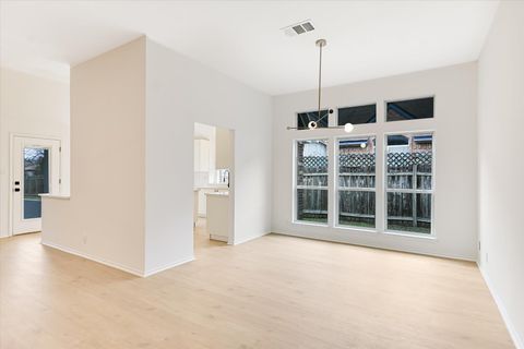 Tiny photo for 7731 Kiva DR, Austin, TX 78749 (MLS # 3042590)