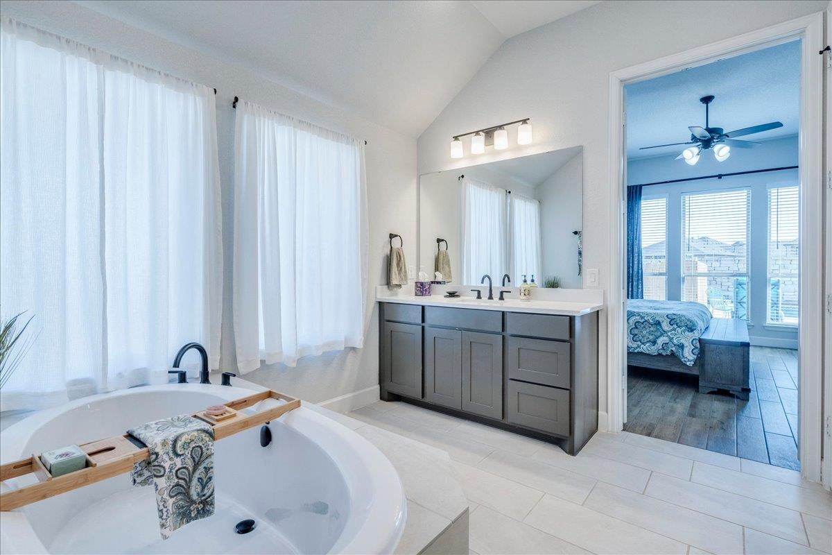 186 Prickly Poppy LOOP