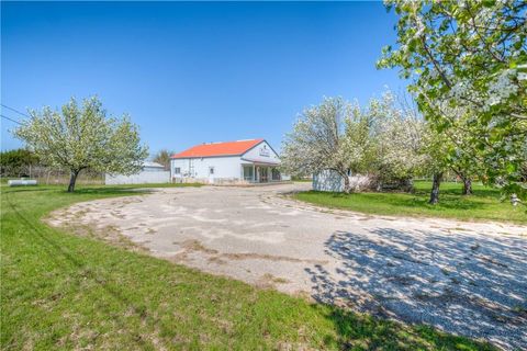 Photo of 2100 Old Airport RD, Georgetown, TX 78626 (MLS # 6461829)