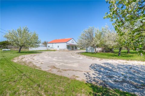 Photo of 2100 Old Airport RD, Georgetown, TX 78626 (MLS # 6461829)