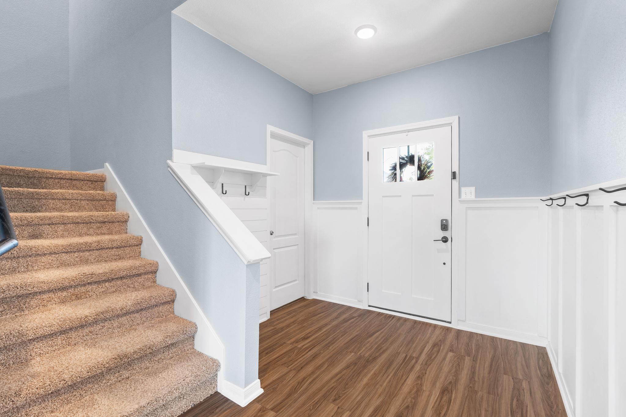 10239 Six Shooter LN