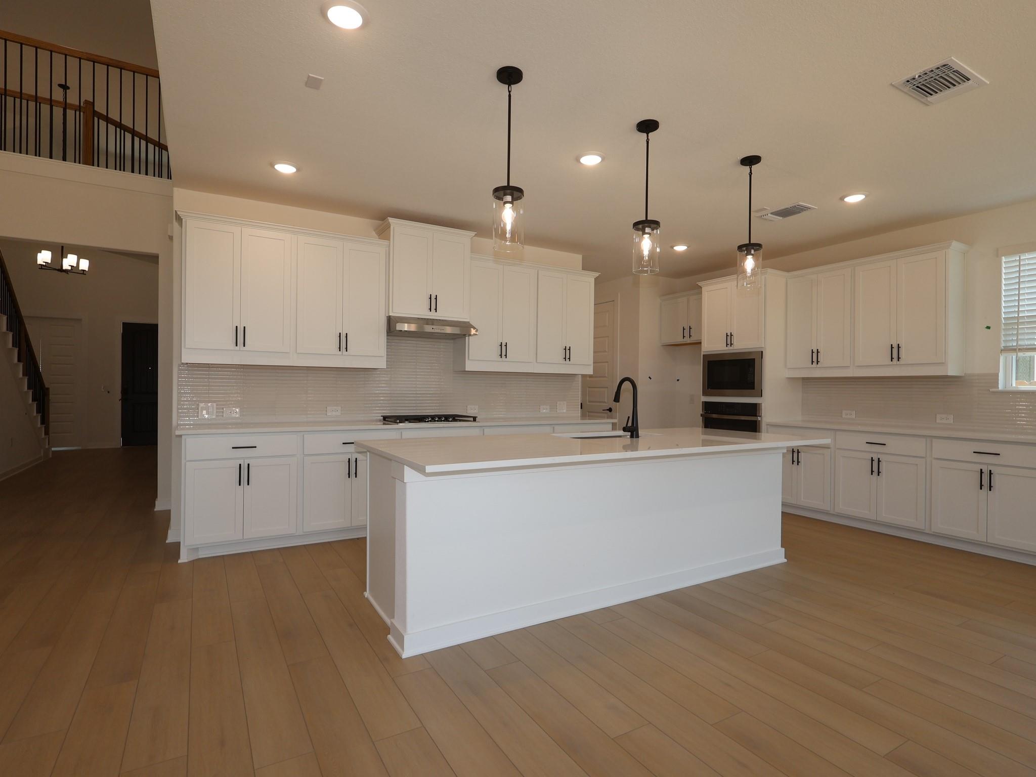 3721 Plentywood LN