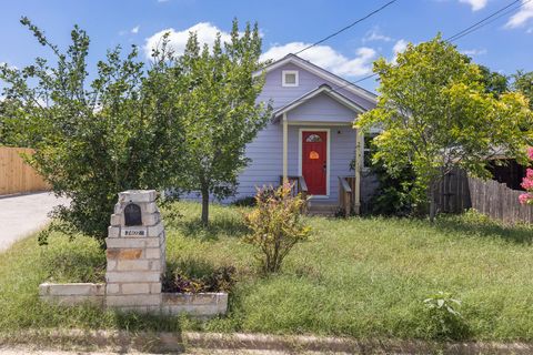 Photo of 7402 Providence Ave, Austin, TX 78752 (MLS # 8481404)