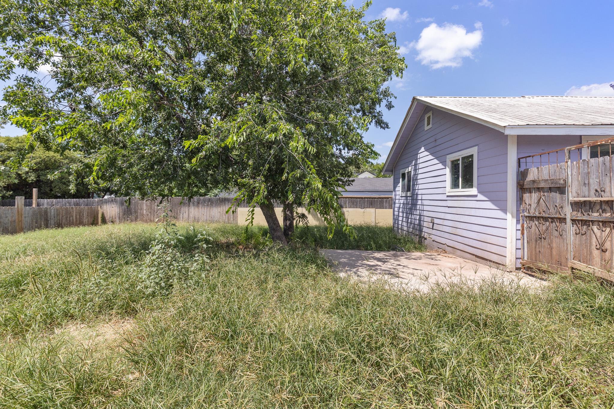 7402 Providence Ave photo 35
