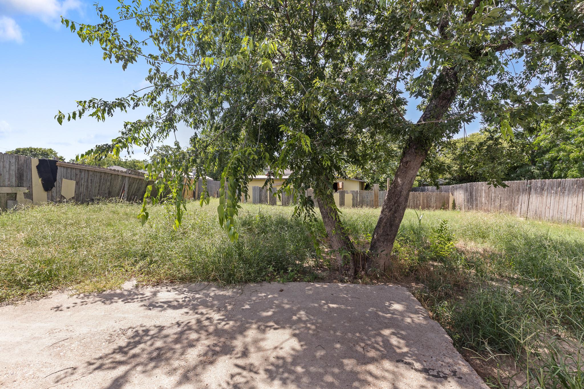 7402 Providence Ave photo 36