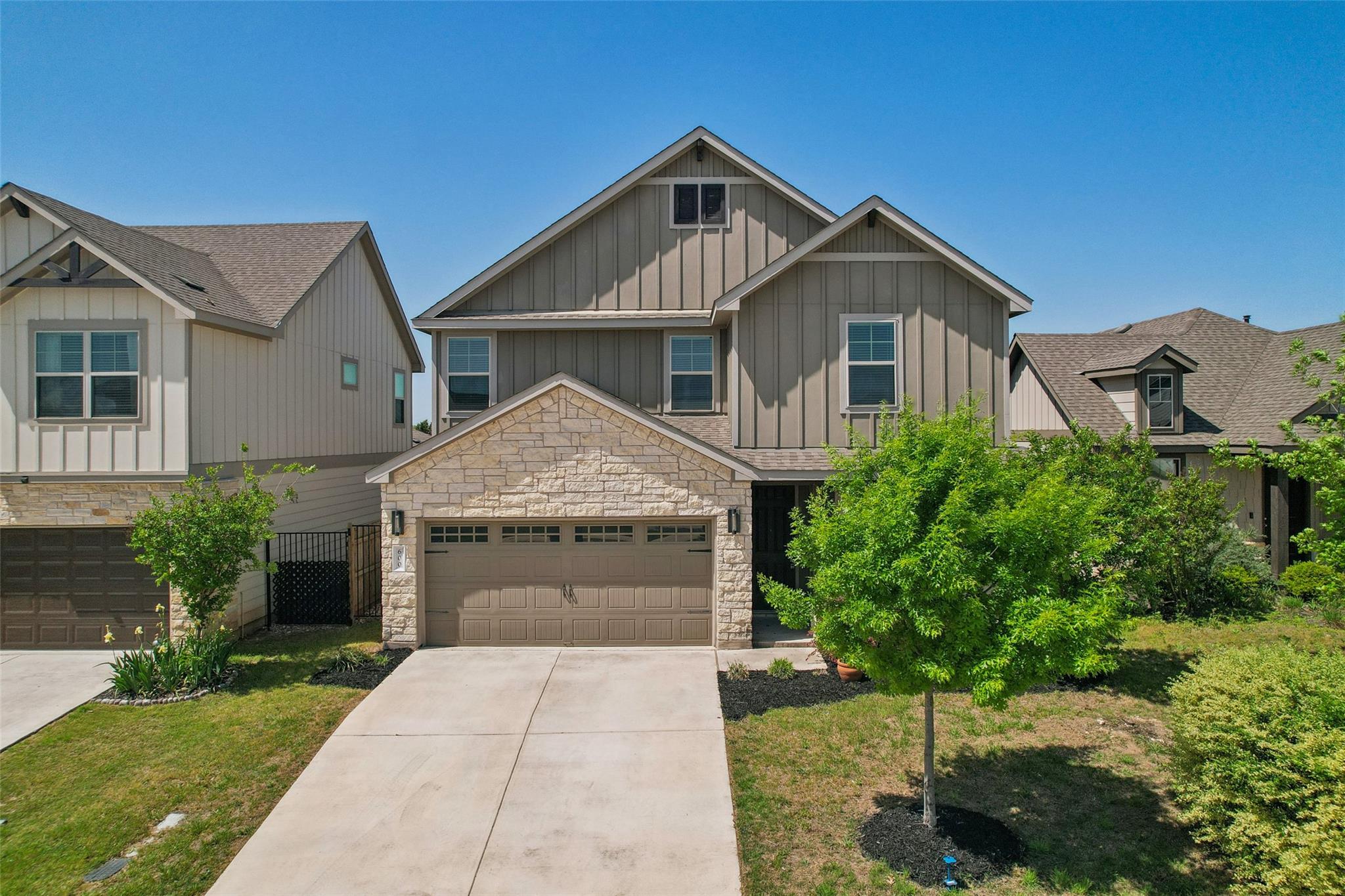 600 Saturnia DR
