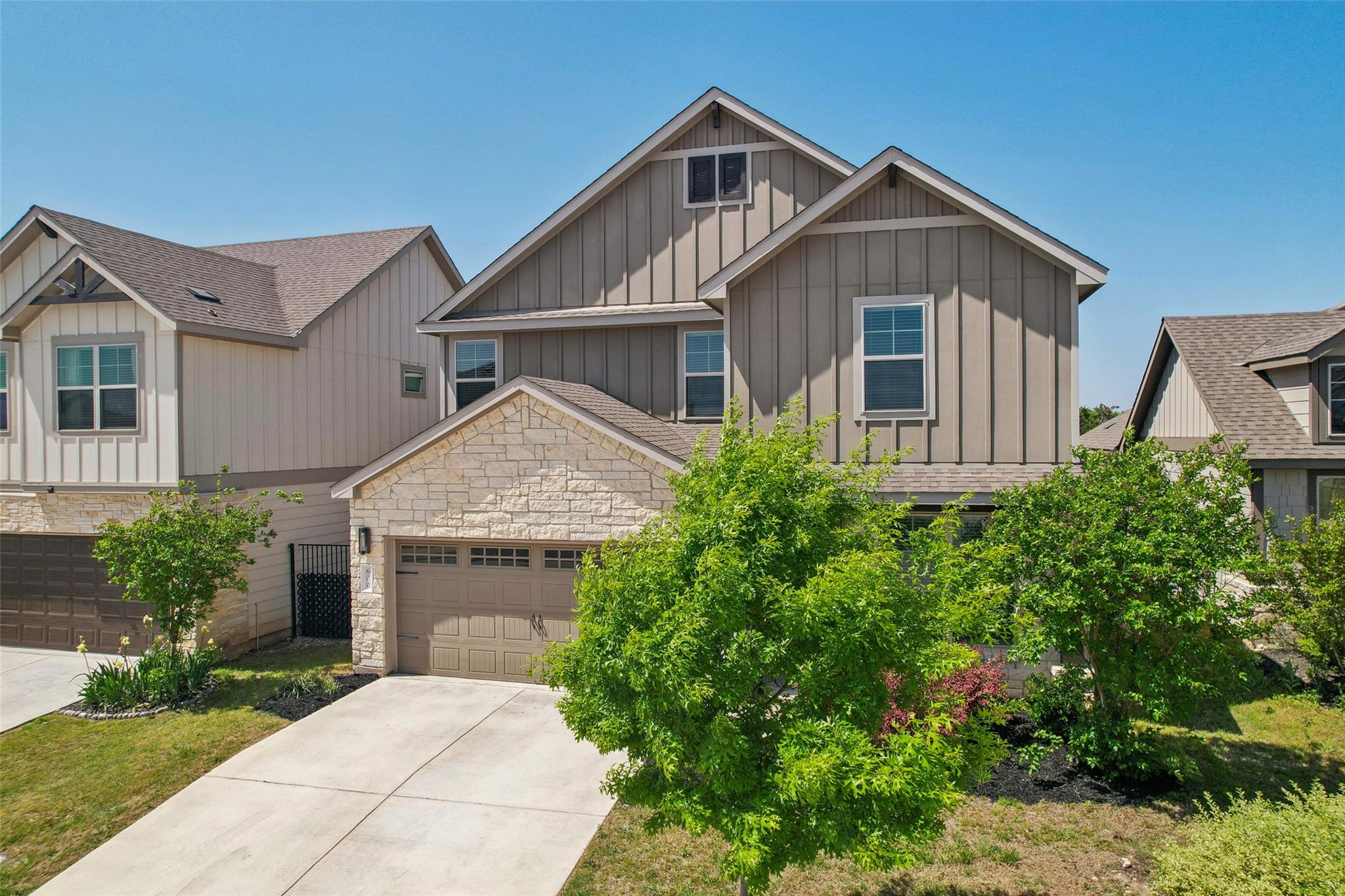 600 Saturnia DR