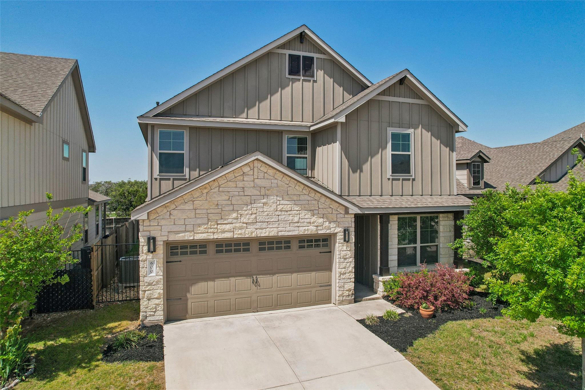 600 Saturnia DR