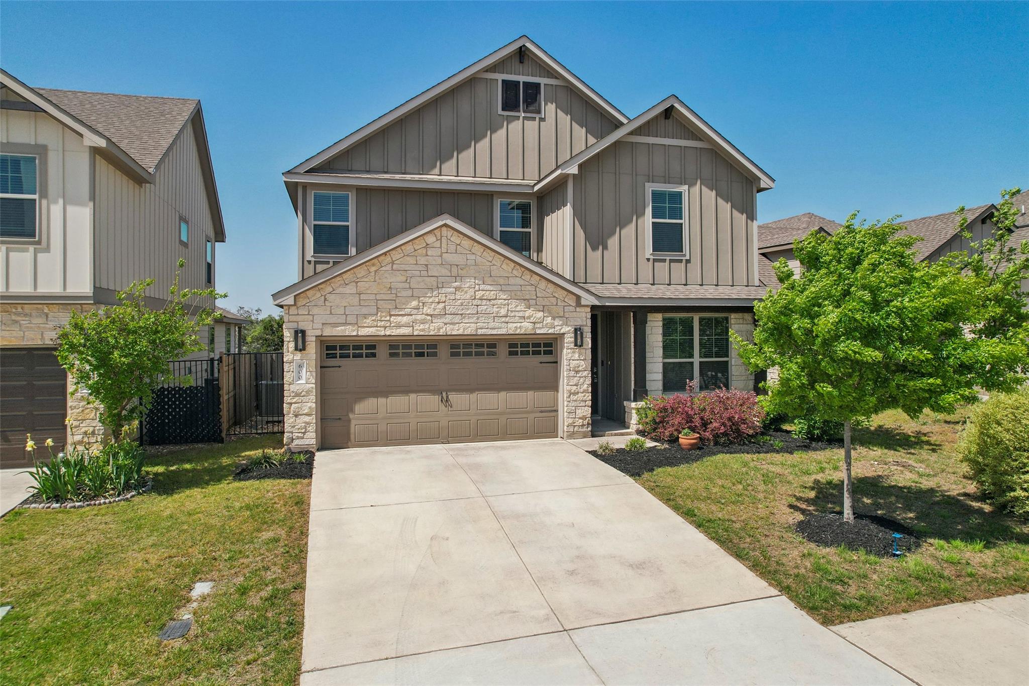 600 Saturnia DR