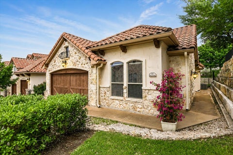 Photo of 207 Enclave CIR, Horseshoe Bay, TX 78657 (MLS # 3842880)