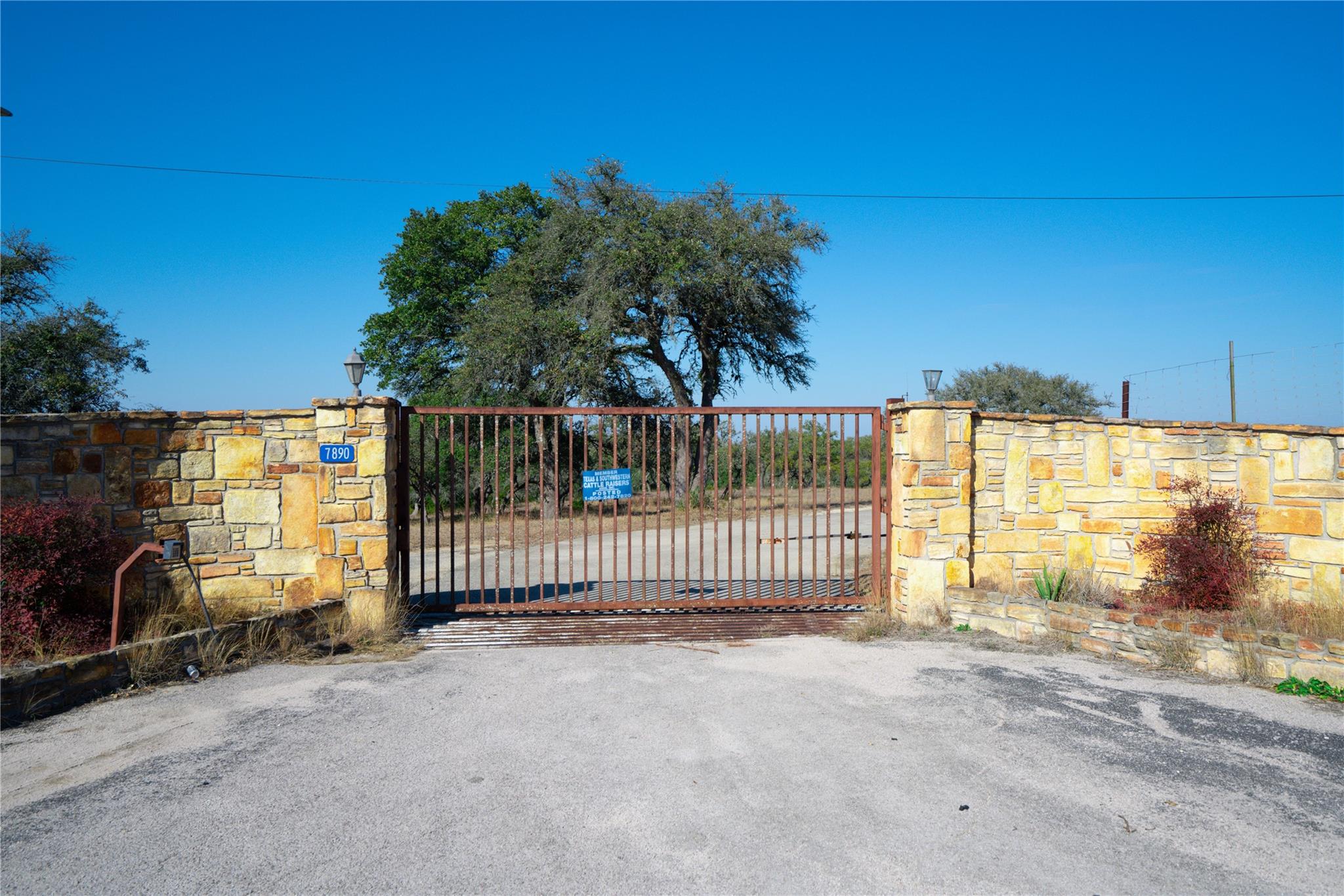 7890 US 290 Highway