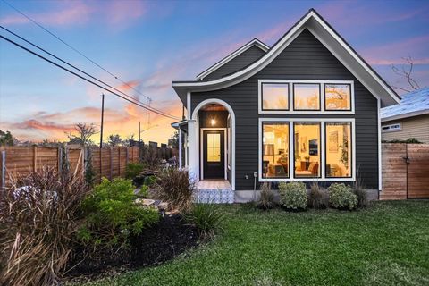 Photo of 1506 Tillery ST, Austin, TX 78702 (MLS # 9580019)